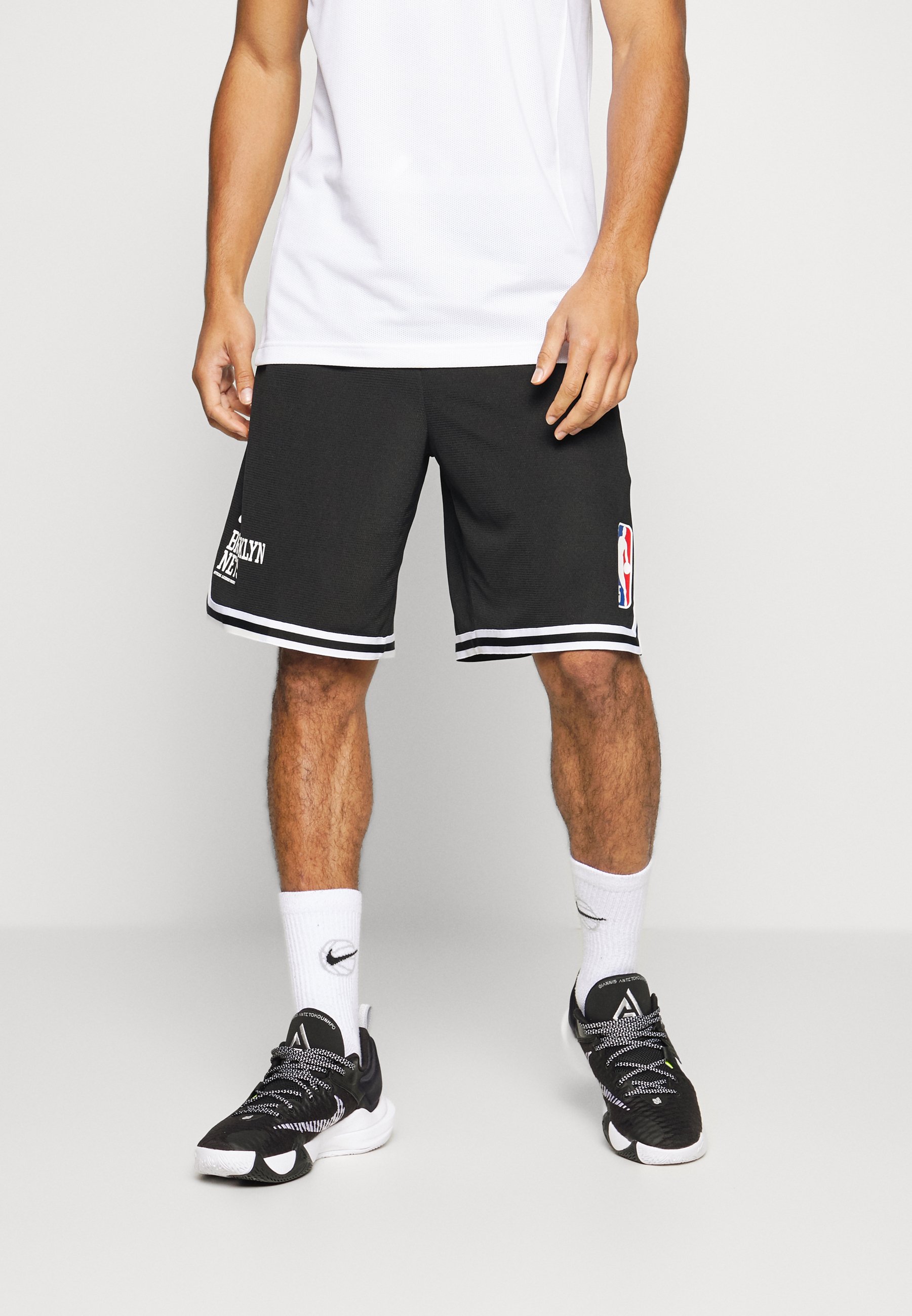Nike Performance NBA BROOKLYN NETS DNA 