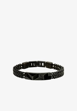 Schwarzes Armband mit geflochtenem Design und einem geometrischen, strukturierten Mittelstück. Aus Metall gefertigt, mit matter Oberfläche und Klappverschluss.