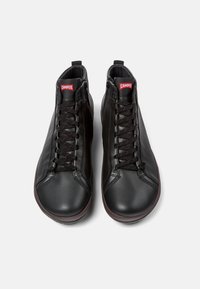 Camper PEU PISTA - Botines con cordones - schwarz
