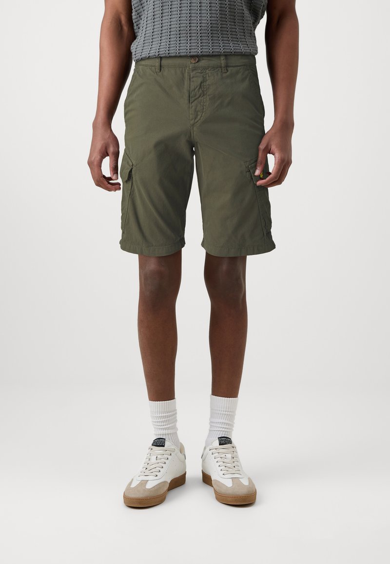 Lyle & Scott - WEMBLEY - Rövidnadrágok - military green, Nagyítás