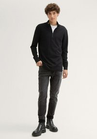 TOM TAILOR DENIM TTTAPERED - Répafazonú farmer - mid stone black black denim