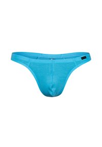 Helle blaue Tanga aus weichem Stoff, mit einem minimalistischen Design, schmalem Taillenbund und Nahtdetails. Keine Muster oder sichtbaren Beschläge.