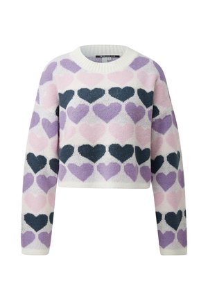 Häkelpullover mit rundem Ausschnitt, mit einem Muster aus Herzen in Pink, Lila und Marineblau auf weißem Hintergrund. Verkürzte Länge und strukturierter Stoff.