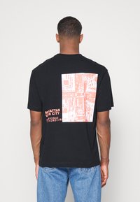 Only & Sons ONSFRED CITY PRINT - T-shirt estampada - black