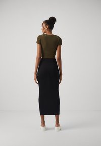 Gina Tricot SOFT TOUCH RUCHED SKIRT - Maxisukňa - black