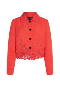 Kürzete rote Jacke mit spitzem Kragen, fünf schwarzen Knöpfen und floralen Spitzenstickereien am Saum. Glattes Material und strukturierte Form.