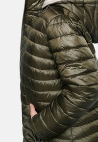 Violeta by Mango Chaqueta de plumas - khaki