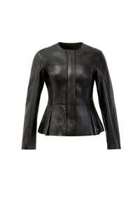 Chaqueta de cuero negra ajustada con mangas largas, escote redondo, detalle de costura frontal y ligera apertura en la cintura.