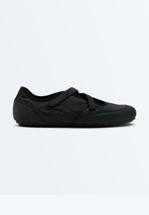 OYSHO MINIMAL - Ballerina's met enkelbandjes - black