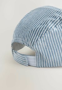 Thumbnail Image 3