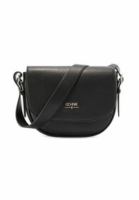 Czarna skórzana torebka na ramię z zakrzywioną klapą, subtelną teksturowaną powierzchnią, złotymi akcentami i regulowanym paskiem.