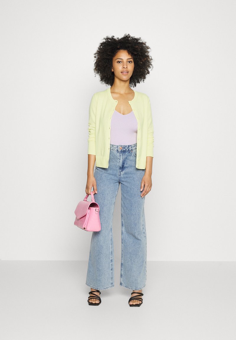 Damen Strickjacken | GAP Petite CREW CARDI Strickjacke soft yellow/gelb - UV64669 Damen Strickjacken | GAP Petite CREW CARDI Strickjacke soft yellow/gelb - UV64669
