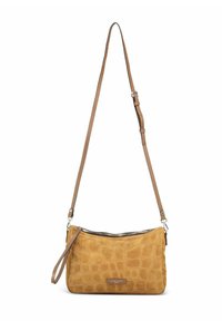 Borsa in pelle scamosciata gialla con motivo coccodrillo, tracolla marrone regolabile, cerniera argentata e una piccola etichetta sul davanti. Forma rettangolare.