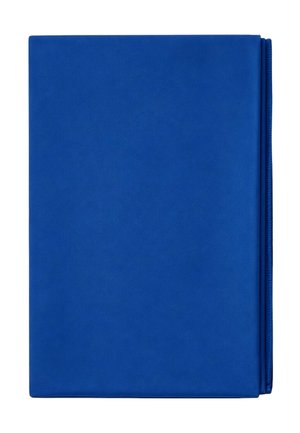 Libro o raccoglitore blu chiuso rivestito in tessuto senza testo o segni visibili, visto da davanti.
