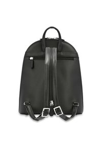 Sac à dos en cuir noir avec un dessus arrondi, compartiments à double fermeture éclair, surface texturée et sangles réglables avec accents en métal argenté.