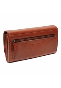 Portafoglio in pelle marrone con scomparto con zip, texture liscia e bordi cuciti. Presenta un logo impresso sul davanti.