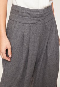 Motivi Tygbyxor - grey