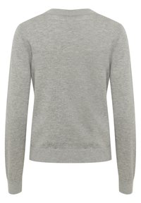 Šedý pletený svetr, kulatý výstřih, dlouhé rukávy, hladká textura, jednoduchý design bez vzorů nebo kovového zdobení.