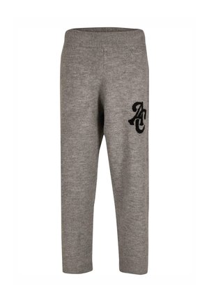 Pantaloni grigi lavorati a maglia con un cinturino a coste in vita e un logo ricamato nero sulla gamba sinistra. Presentano una superficie liscia e morbida.