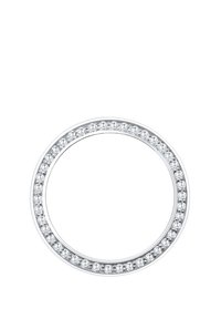 Silberner, runder Ring mit einer Reihe funkelnder klarer Kristalle am Rand. Glatte, polierte Oberfläche mit einem eleganten Design.