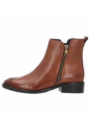Bottine en cuir marron avec un bout arrondi, fermeture à glissière latérale, doublure noire, petit talon carré et détail de logo en relief sur le talon.
