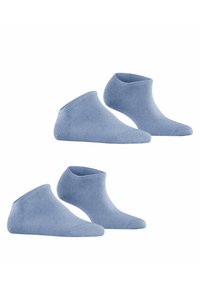 Bawełniane skarpetki kostki w jasnoniebieskim kolorze, o prostym wzornictwie, z gładką teksturą i wzmocnionym palcem, idealne dla komfortu i wygody noszenia.