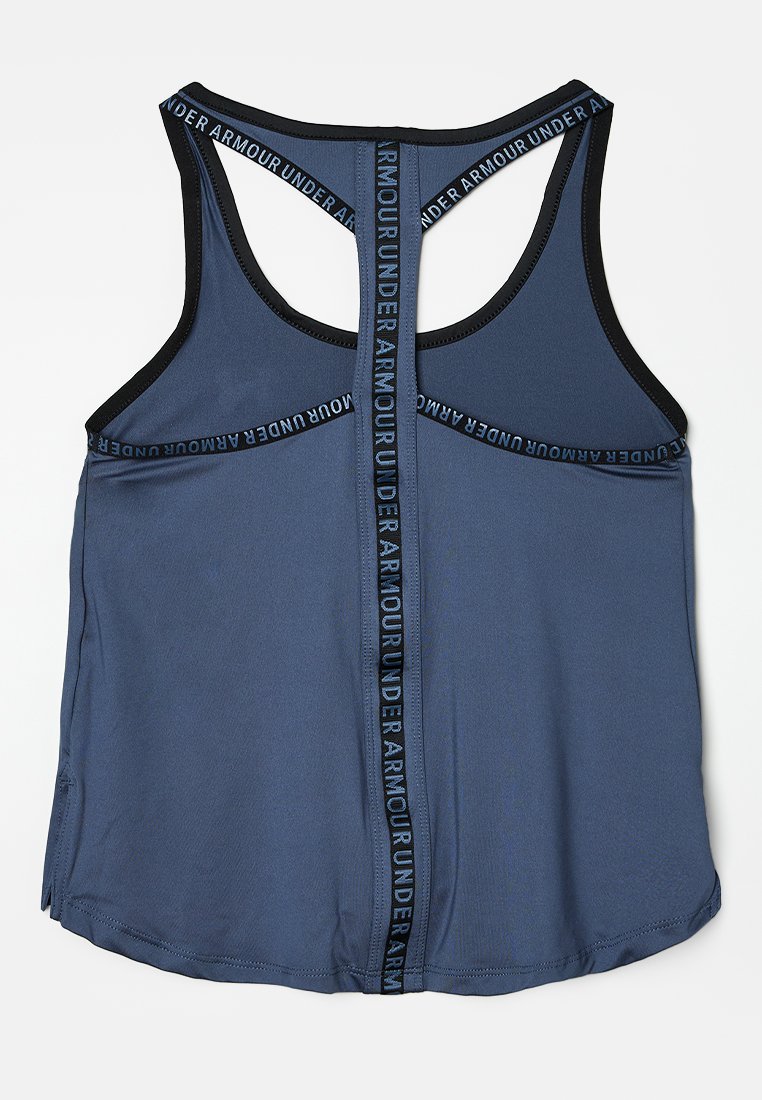 Débardeur de sport sans manches en tissu bleu foncé, avec une texture lisse, un design dos nageur et un logo noir détaillant le dos au centre.