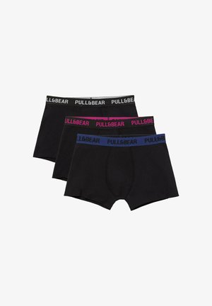 Kolme mustaa bokserialushousua, joissa on mustat, pinkit ja siniset joustovyötäröt, jokaisen vyötäröllä on "PULL&BEAR"-teksti.