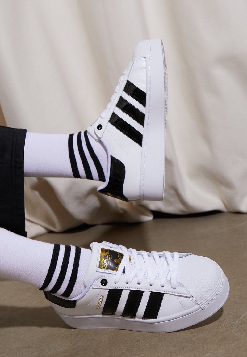 adidas Originals Trainers - white - (Pre-owned) - Zalando.ie adidas Originals Trainers - white - (Pre-owned) - Zalando.ie