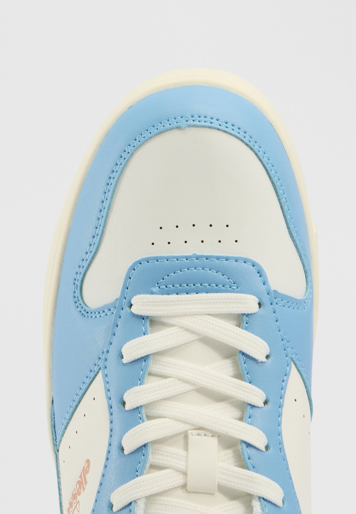 Sneaker low