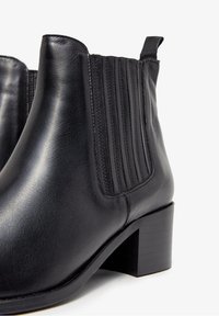 Bianco Botines bajos - black