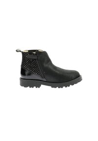 Botines negros con parte superior de ante texturizado, acentos de charol brillante, patrón de estrellas plateadas, cierre lateral y suela resistente.