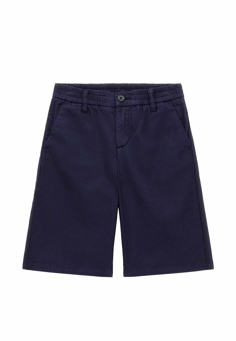 Shorts blu navy con cintura elastica, chiusura con un singolo bottone, due tasche laterali e taglio dritto. Tessuto leggero con texture liscia.