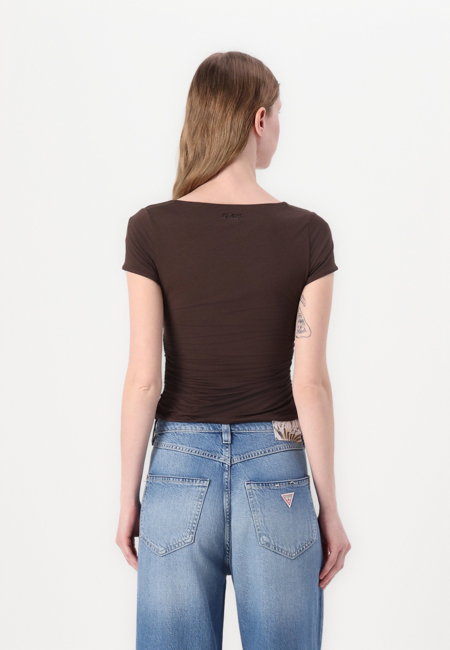 売れ筋商品|||ゲス Tシャツ レディース トップス CHARLOTTE DRAPPED - Basic T-shirt - espresso brown Tシャツ/カットソー | GUESS(ゲス) JAPAN 公式オンラインストア