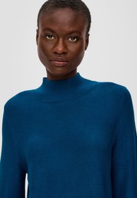 s.Oliver BLACK LABEL AUS MIX - Strickpullover - blau