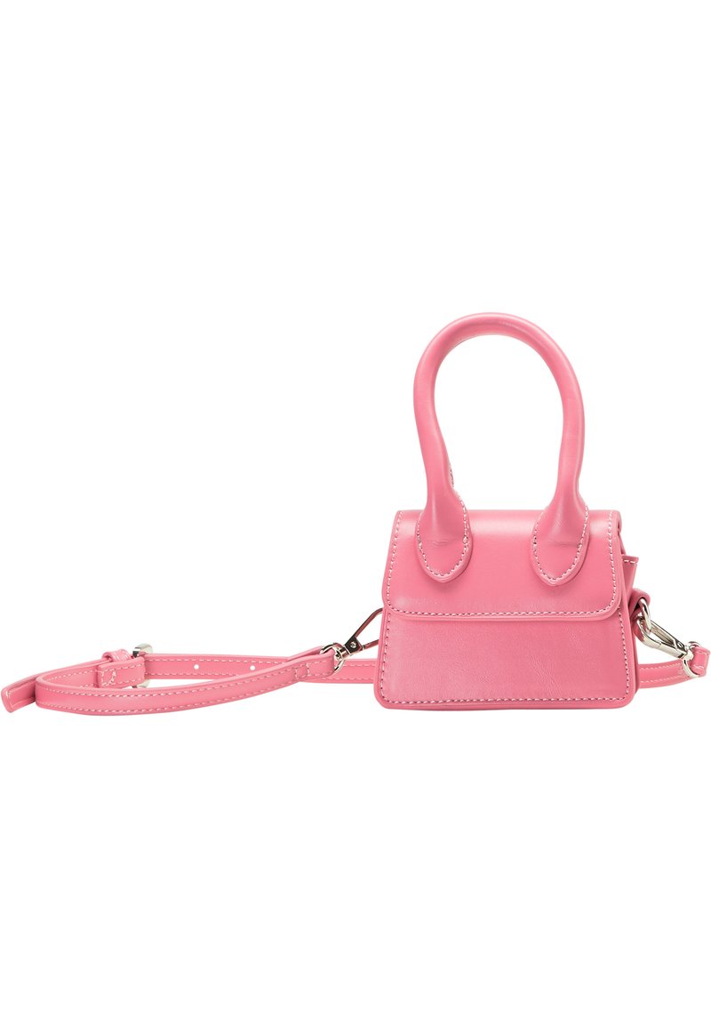 8 tassen die iedere vrouw zou moeten hebben