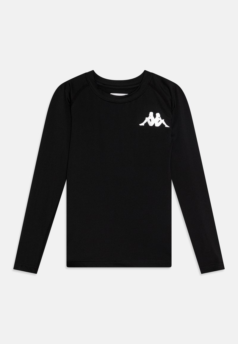 Camisa negra de manga larga hecha de una tela suave y elástica. Presenta un pequeño logo blanco en el lado izquierdo del pecho y un cuello redondo.