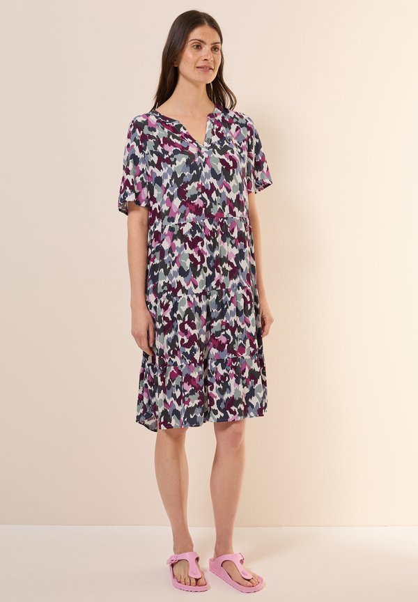 GEMUSTERTES KLEID - Freizeitkleid - weiß