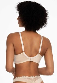 ESOTIQ KORIN beżowy