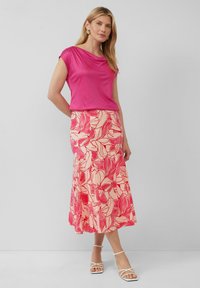 s.Oliver BLACK LABEL MIT WASSERFALL-AUSSCHNITT - T-shirt basic - pink