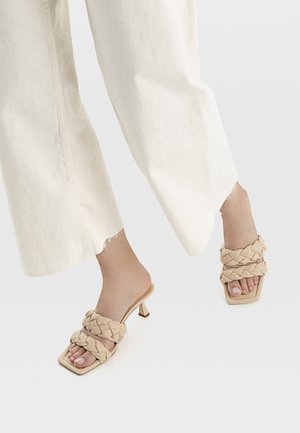 Stradivarius, Sandales à talons hauts - beige