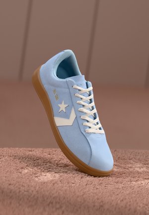 ALL STAR CLASSIC TRAINER UNISEX - Tenisky - blue it/vintage white