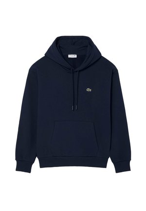 Granatowa bluza z kapturem z przednią kieszenią, ściągaczem w kapturze, ściągaczami na rękawach oraz małym zielonym logo krokodyla na lewej piersi.