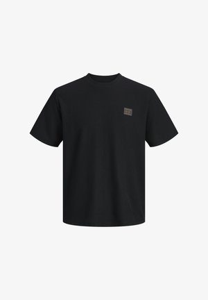 Fekete rövid ujjú, kerek nyakú póló kis, barna, téglalap alakú logófolttal a bal mellrészen.