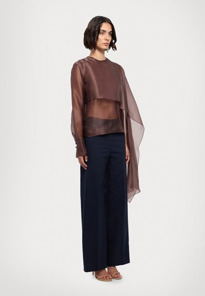Materiel FLARE SLEEVE BLOUSE - Top - umber