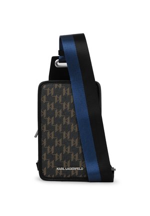 Torebka na ramię Karl Lagerfeld z geomterycznym brązowo-czarnym wzorem, z niebieskim paskiem w paski i srebrnymi akcentami.