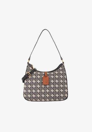Hobo tas van beige stof met een marineblauw geometrisch patroon, zwarte leren afwerking en een bruine leren label met een gouden embleem. Verstelbare schouderband.
