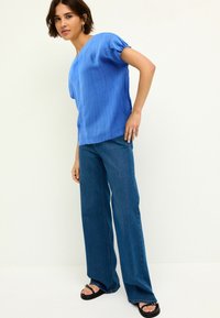 Next GATHERED SHORT SLEEVE TEXTURED BOXY REGULAR FIT - Trükipildiga T-särk - blue