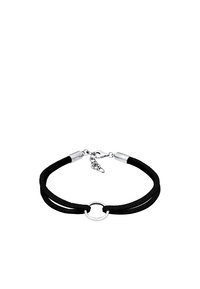 Svart mocka armband med en silver cirkulär accent och släta metalldelar, säkrat med en spänne och justerbar kedja.