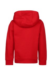 Sudadera roja con capucha, mangas largas y puños de canalé. Tela de algodón suave, sin logotipos ni patrones visibles, vista trasera lisa.